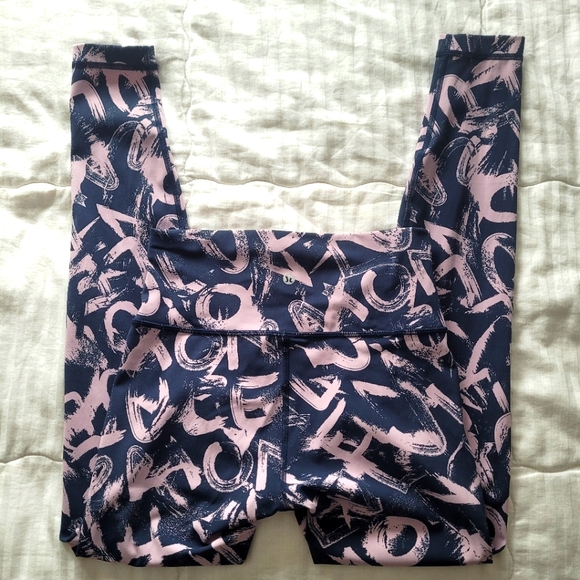 Lululemon Wunderunder high-rise tight  Full on Luxtreme 28" size 6 - Picture 4 of 6